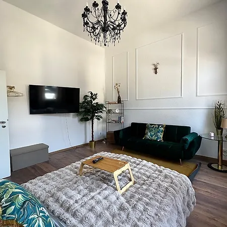 Premium-apartment Im Duisburger Sueden, Naehe Duesseldorf Flughafen & Messe, Komplett Ausgestattetes Mit Modernen Altbau-flair * Duisburg