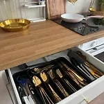 Apartman Premium-apartment Im Duisburger Sueden, Naehe Duesseldorf Flughafen & Messe, Komplett Ausgestattetes Mit Modernen Altbau-flair *