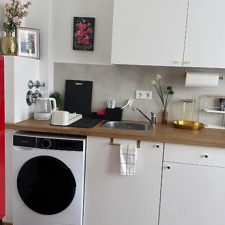 Premium-apartment Im Duisburger Sueden, Naehe Duesseldorf Flughafen & Messe, Komplett Ausgestattetes Mit Modernen Altbau-flair * Duisbourg