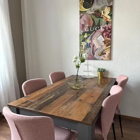 Premium-apartment Im Duisburger Sueden, Naehe Duesseldorf Flughafen & Messe, Komplett Ausgestattetes Mit Modernen Altbau-flair דיסבורג