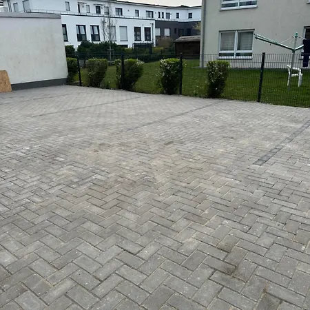Premium-apartment Im Duisburger Sueden, Naehe Duesseldorf Flughafen & Messe, Komplett Ausgestattetes Mit Modernen Altbau-flair Duisburg