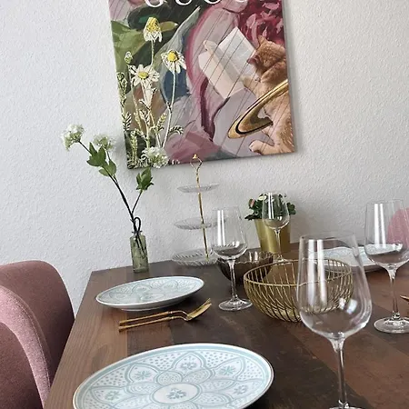 Appartement Premium-apartment Im Duisburger Sueden, Naehe Duesseldorf Flughafen & Messe, Komplett Ausgestattetes Mit Modernen Altbau-flair