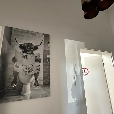 Premium-apartment Im Duisburger Sueden, Naehe Duesseldorf Flughafen & Messe, Komplett Ausgestattetes Mit Modernen Altbau-flair * Duisbourg