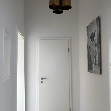 Appartement Premium-apartment Im Duisburger Sueden, Naehe Duesseldorf Flughafen & Messe, Komplett Ausgestattetes Mit Modernen Altbau-flair Duisbourg