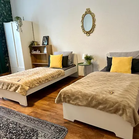 Appartement Premium-apartment Im Duisburger Sueden, Naehe Duesseldorf Flughafen & Messe, Komplett Ausgestattetes Mit Modernen Altbau-flair *