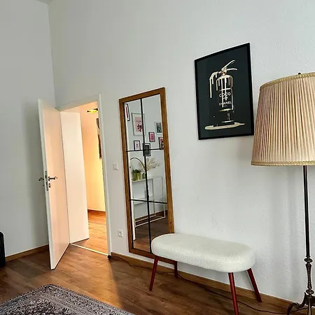 Premium-apartment Im Duisburger Sueden, Naehe Duesseldorf Flughafen & Messe, Komplett Ausgestattetes Mit Modernen Altbau-flair アパート ドゥイスブルグ