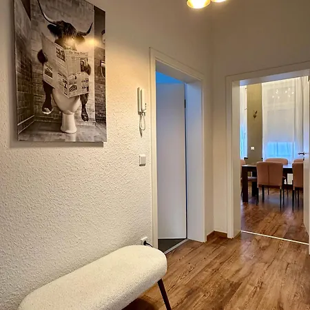 Premium-apartment Im Duisburger Sueden, Naehe Duesseldorf Flughafen & Messe, Komplett Ausgestattetes Mit Modernen Altbau-flair 아파트