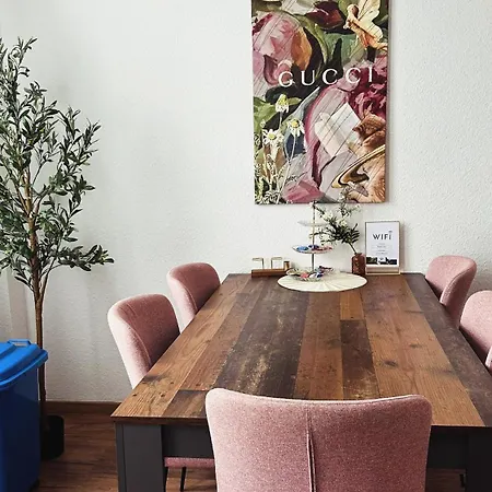 Apartament Premium-apartment Im Duisburger Sueden, Naehe Duesseldorf Flughafen & Messe, Komplett Ausgestattetes Mit Modernen Altbau-flair Duisburg