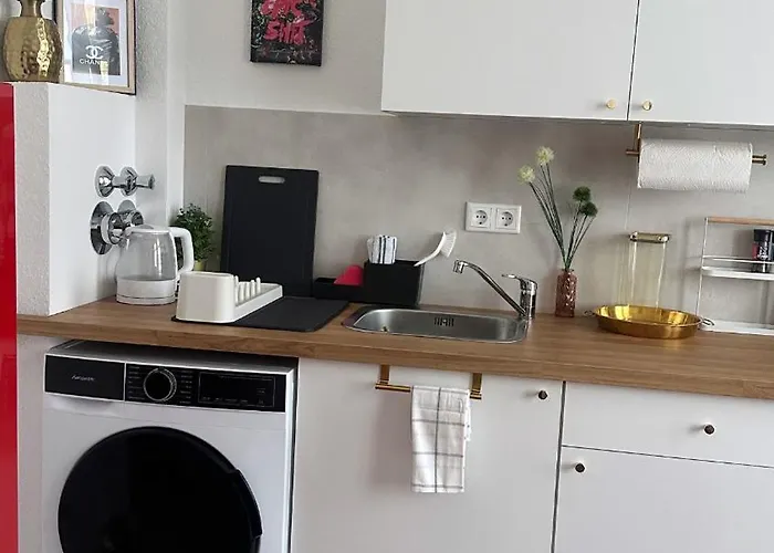 Premium-apartment Im Duisburger Sueden, Naehe Duesseldorf Flughafen & Messe, Komplett Ausgestattetes Mit Modernen Altbau-flair * Duisbourg