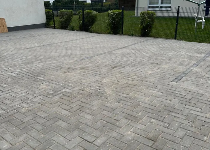 Premium-apartment Im Duisburger Sueden, Naehe Duesseldorf Flughafen & Messe, Komplett Ausgestattetes Mit Modernen Altbau-flair Duisburg