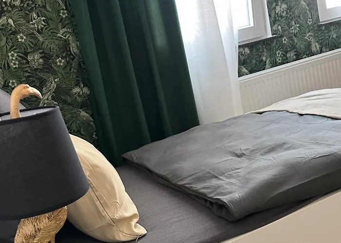 Premium-apartment Im Duisburger Sueden, Naehe Duesseldorf Flughafen & Messe, Komplett Ausgestattetes Mit Modernen Altbau-flair Appartement