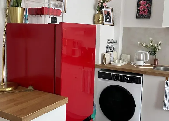 Premium-apartment Im Duisburger Sueden, Naehe Duesseldorf Flughafen & Messe, Komplett Ausgestattetes Mit Modernen Altbau-flair * 뒤스부르크