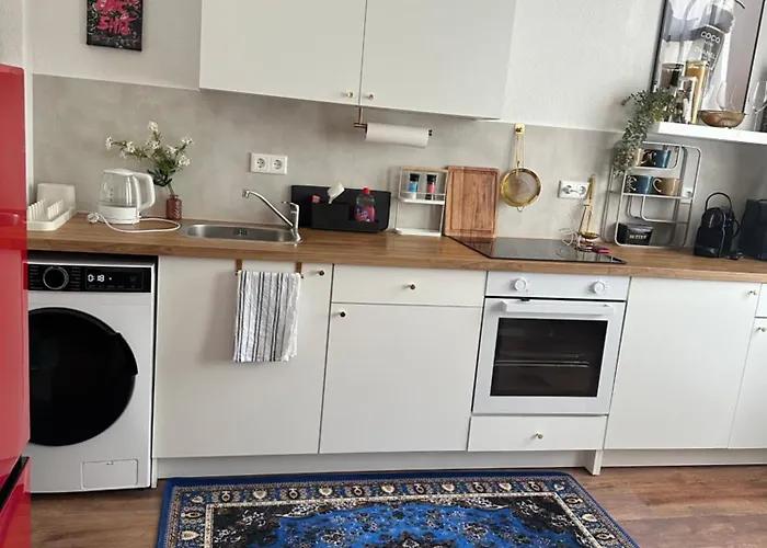 Premium-apartment Im Duisburger Sueden, Naehe Duesseldorf Flughafen & Messe, Komplett Ausgestattetes Mit Modernen Altbau-flair *