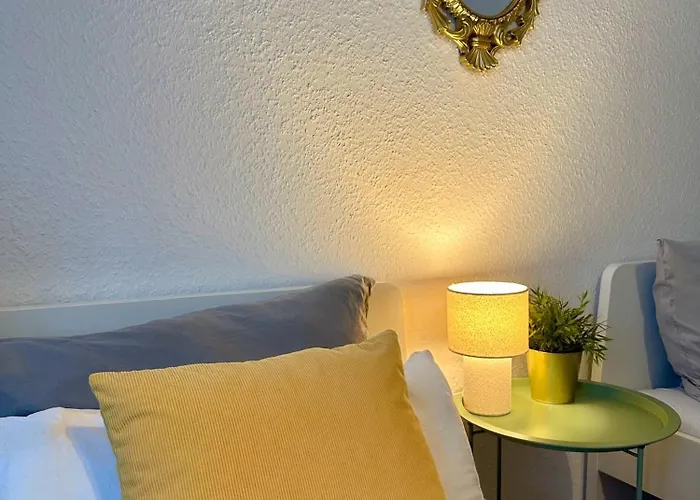 شقة Premium-apartment Im Duisburger Sueden, Naehe Duesseldorf Flughafen & Messe, Komplett Ausgestattetes Mit Modernen Altbau-flair *