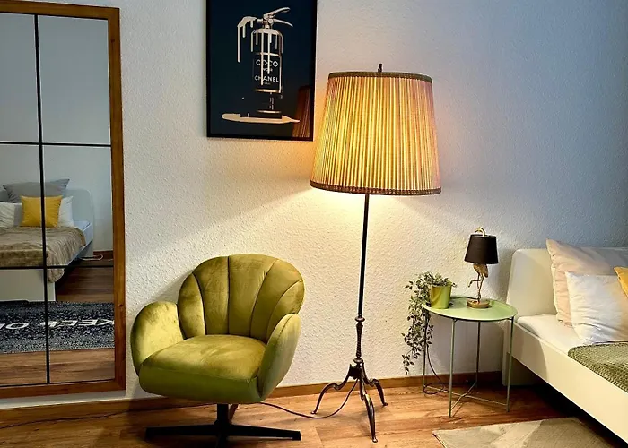 Premium-apartment Im Duisburger Sueden, Naehe Duesseldorf Flughafen & Messe, Komplett Ausgestattetes Mit Modernen Altbau-flair Appartement *